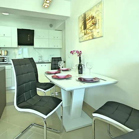 Crystal Apartman Apartment *