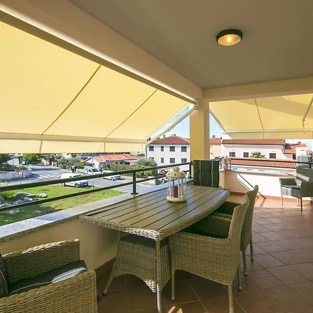 Crystal Apartman Apartment Poreč