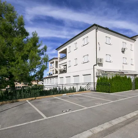 Crystal Apartman Apartment *